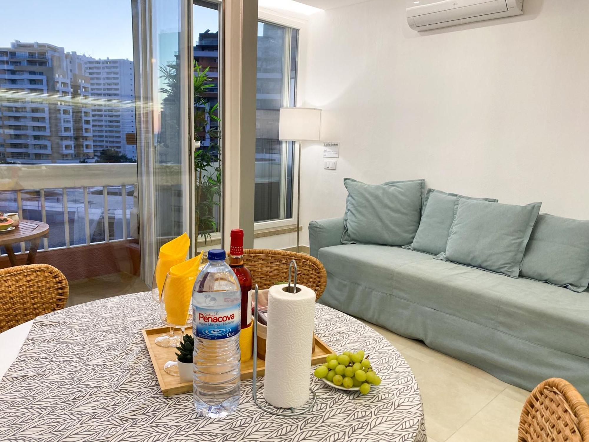 Luxury 2 Min Beach With Balcony, Ocean View, Wifi, Ac, Smarttv Portimão Exterior photo