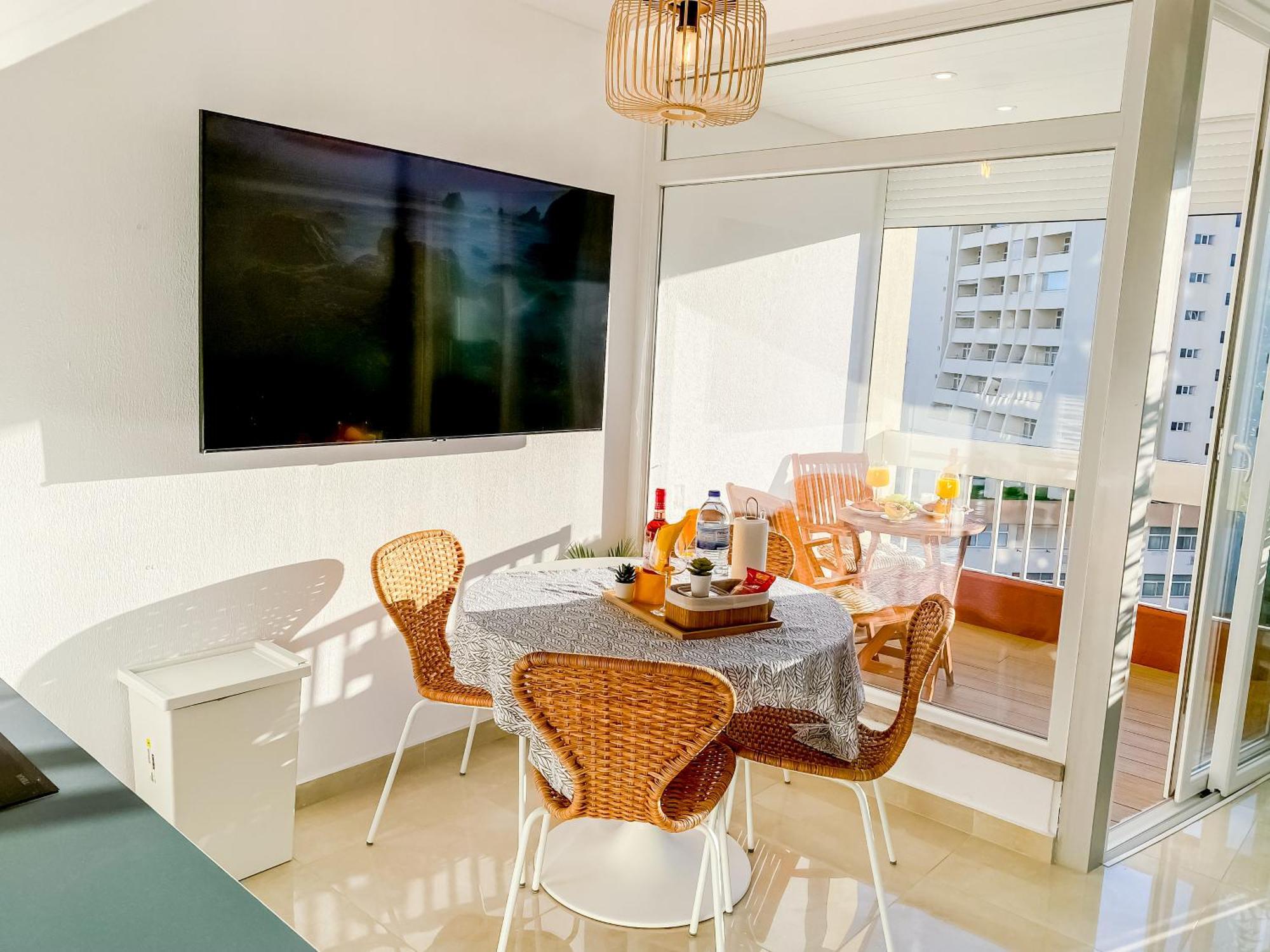 Luxury 2 Min Beach With Balcony, Ocean View, Wifi, Ac, Smarttv Portimão Exterior photo