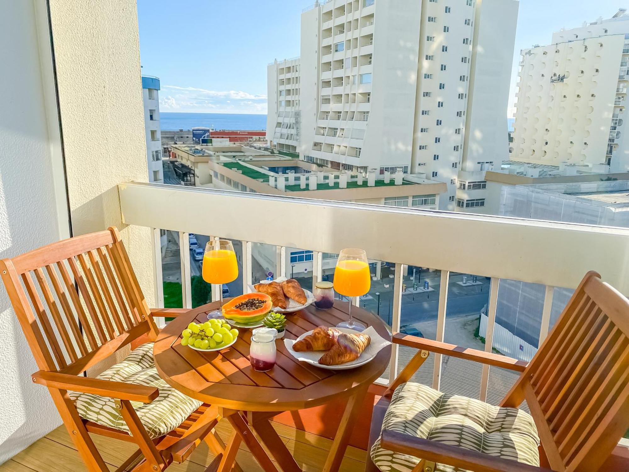 Luxury 2 Min Beach With Balcony, Ocean View, Wifi, Ac, Smarttv Portimão Exterior photo