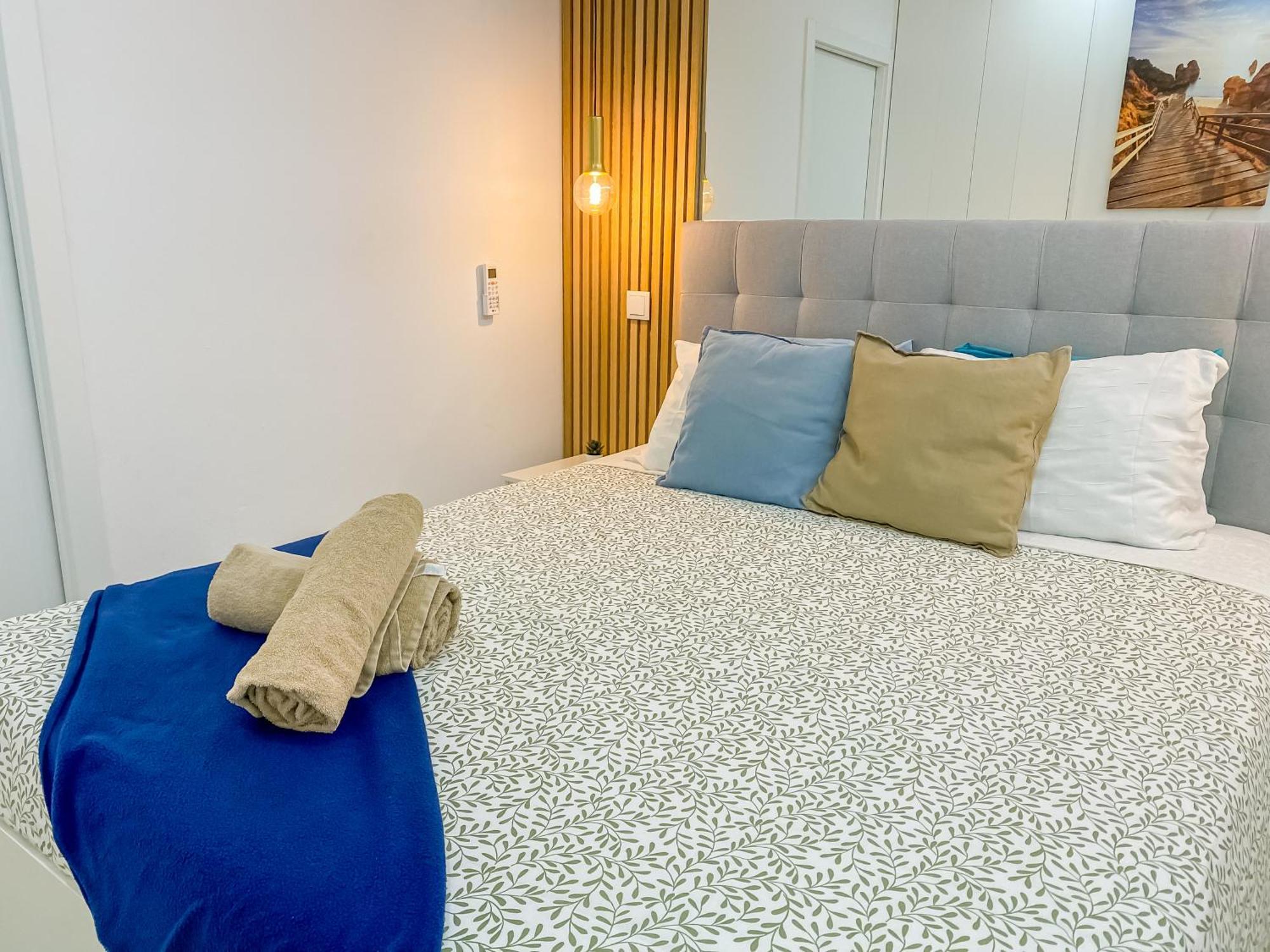Luxury 2 Min Beach With Balcony, Ocean View, Wifi, Ac, Smarttv Portimão Exterior photo