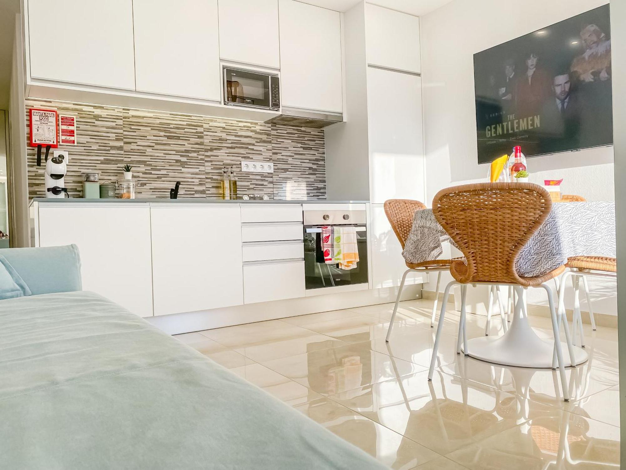 Luxury 2 Min Beach With Balcony, Ocean View, Wifi, Ac, Smarttv Portimão Exterior photo
