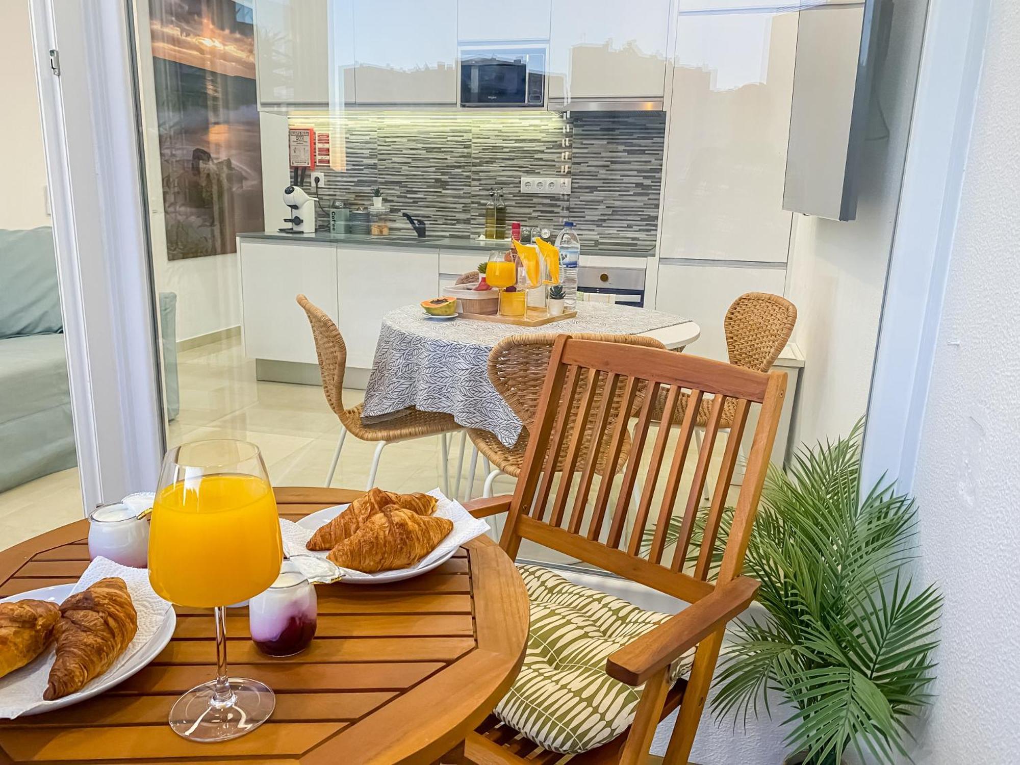 Luxury 2 Min Beach With Balcony, Ocean View, Wifi, Ac, Smarttv Portimão Exterior photo