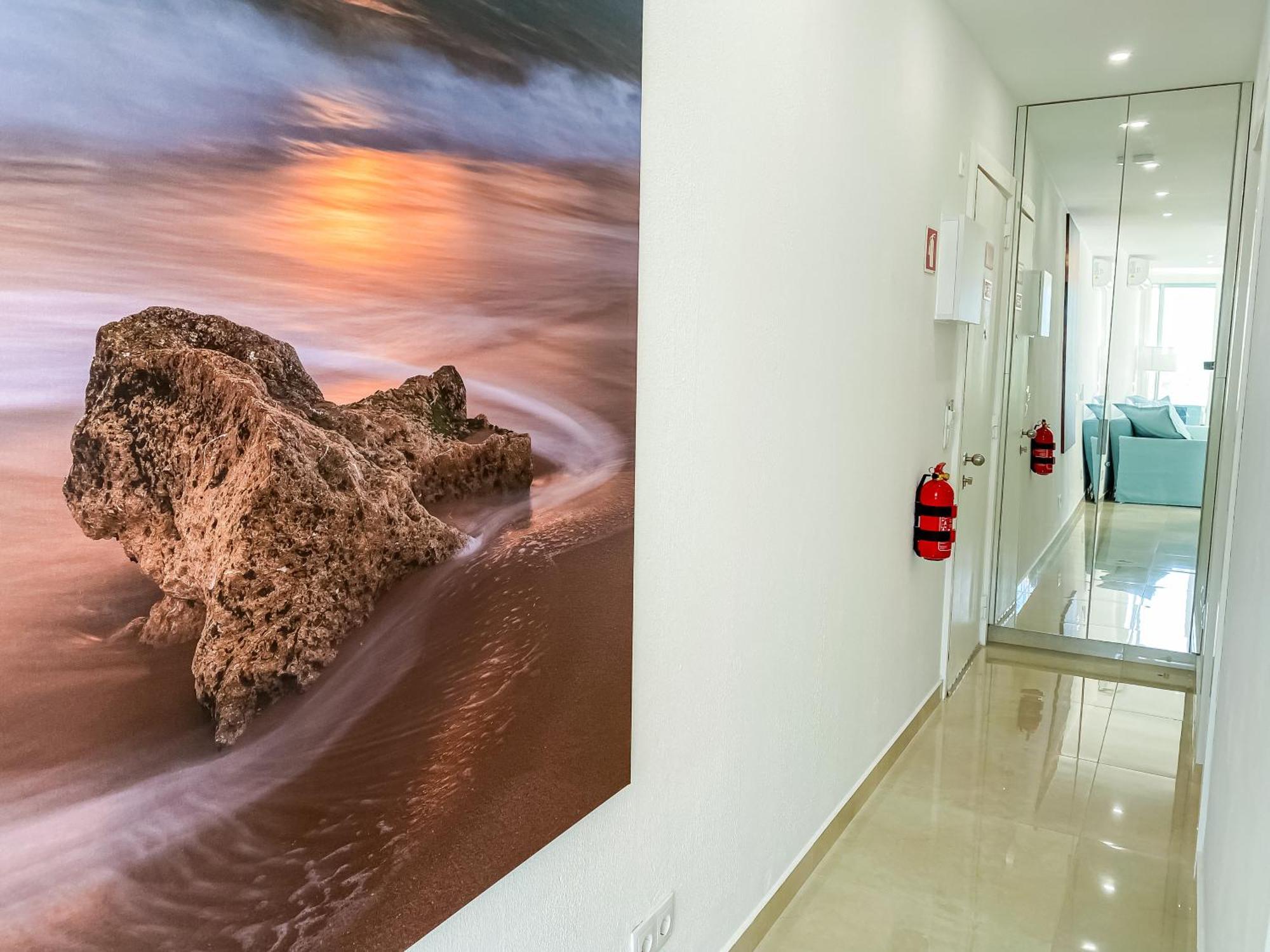 Luxury 2 Min Beach With Balcony, Ocean View, Wifi, Ac, Smarttv Portimão Exterior photo
