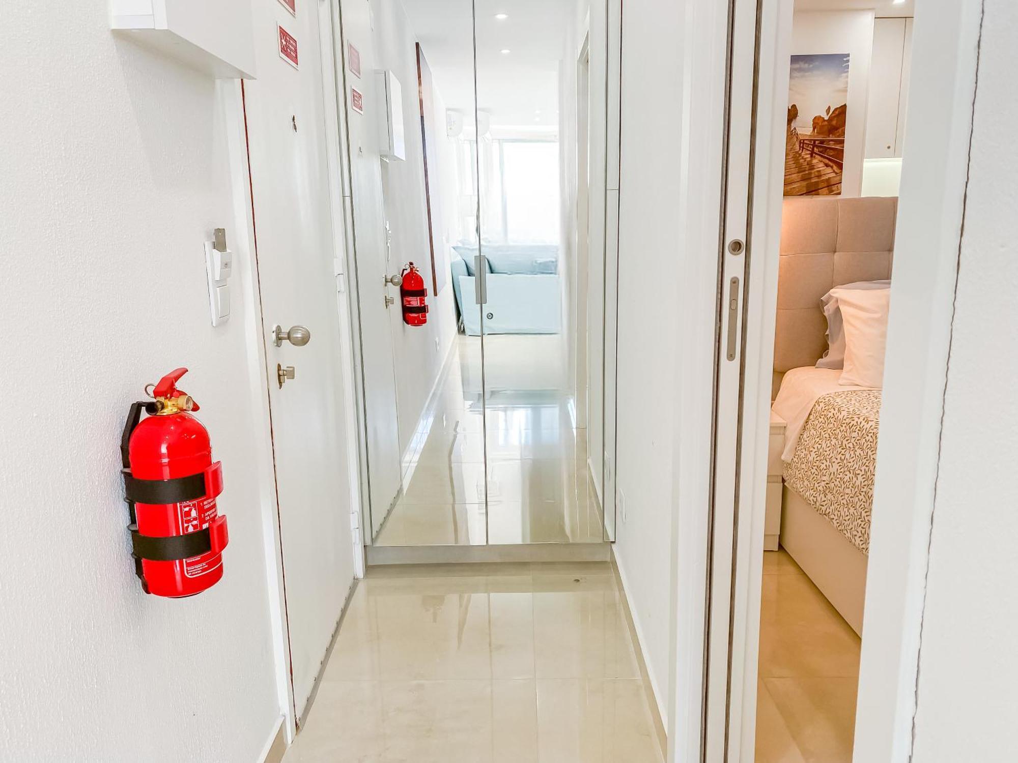 Luxury 2 Min Beach With Balcony, Ocean View, Wifi, Ac, Smarttv Portimão Exterior photo