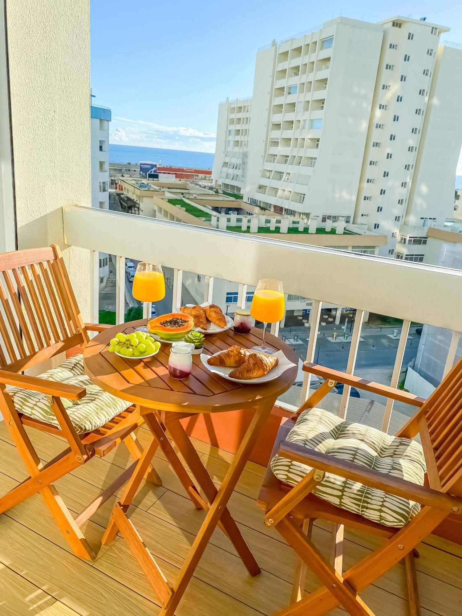 Luxury 2 Min Beach With Balcony, Ocean View, Wifi, Ac, Smarttv Portimão Exterior photo