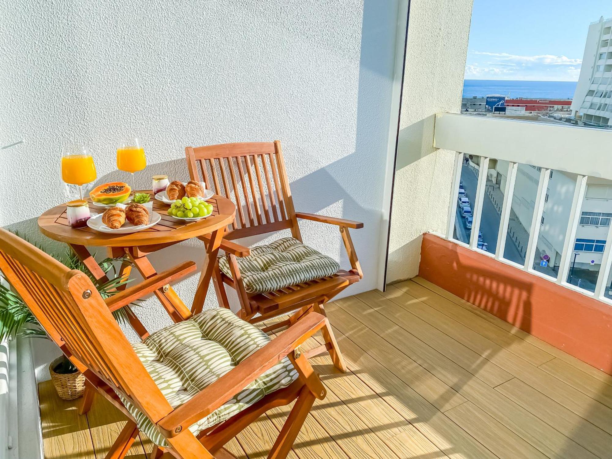 Luxury 2 Min Beach With Balcony, Ocean View, Wifi, Ac, Smarttv Portimão Exterior photo